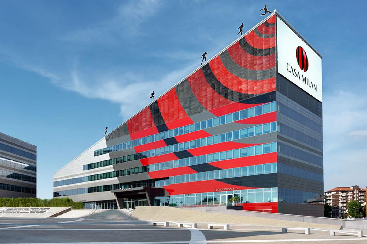 Mobilier And de Fabio Novembre pour Vondom au siège Casa Milan de l'AC Milan