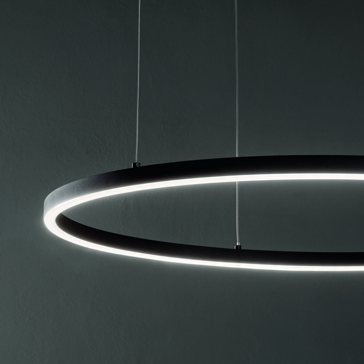 Suspension Oracle slim Ideal Lux en situation
