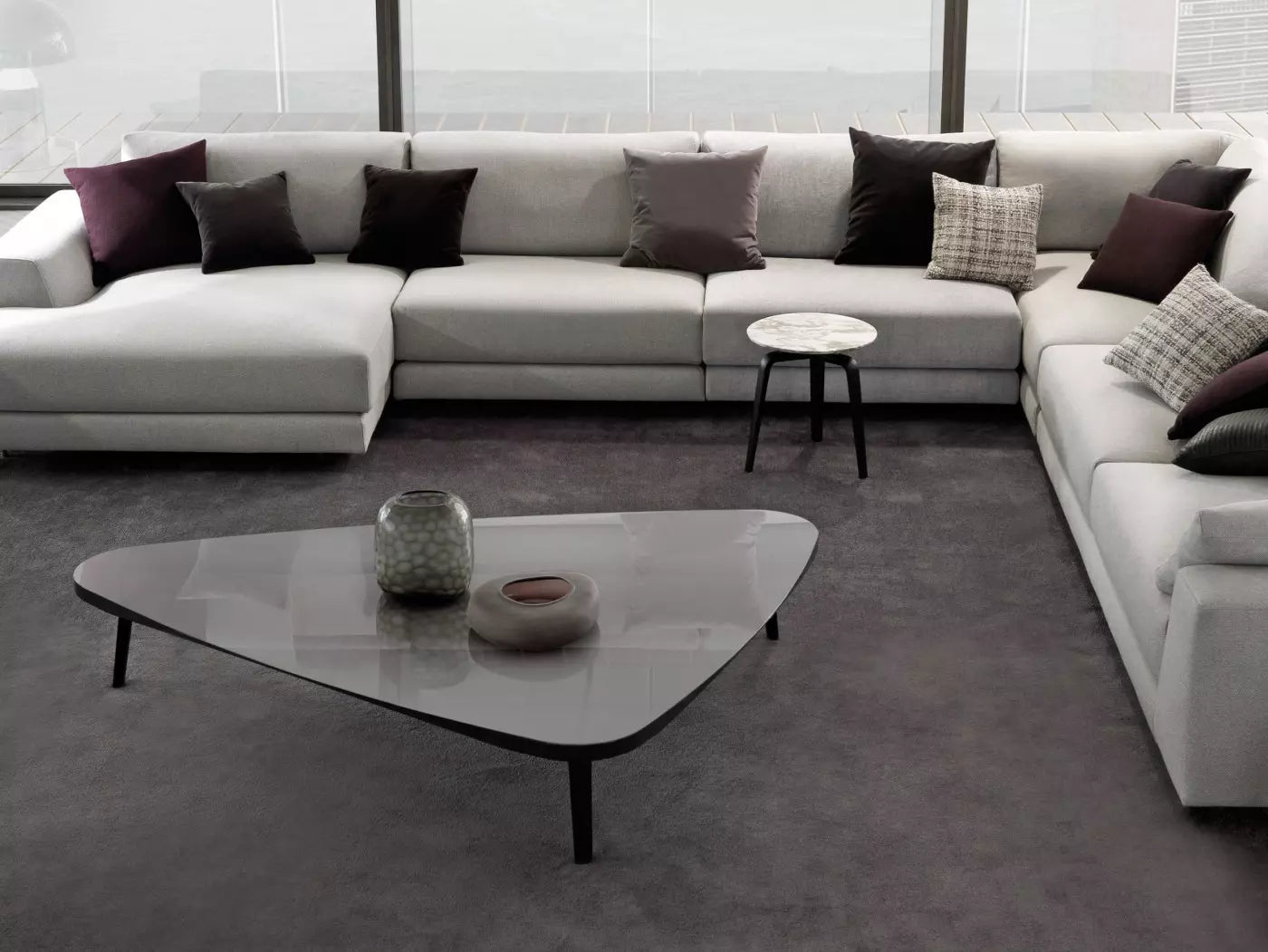 Table-Basse-Design-Triangle-salon