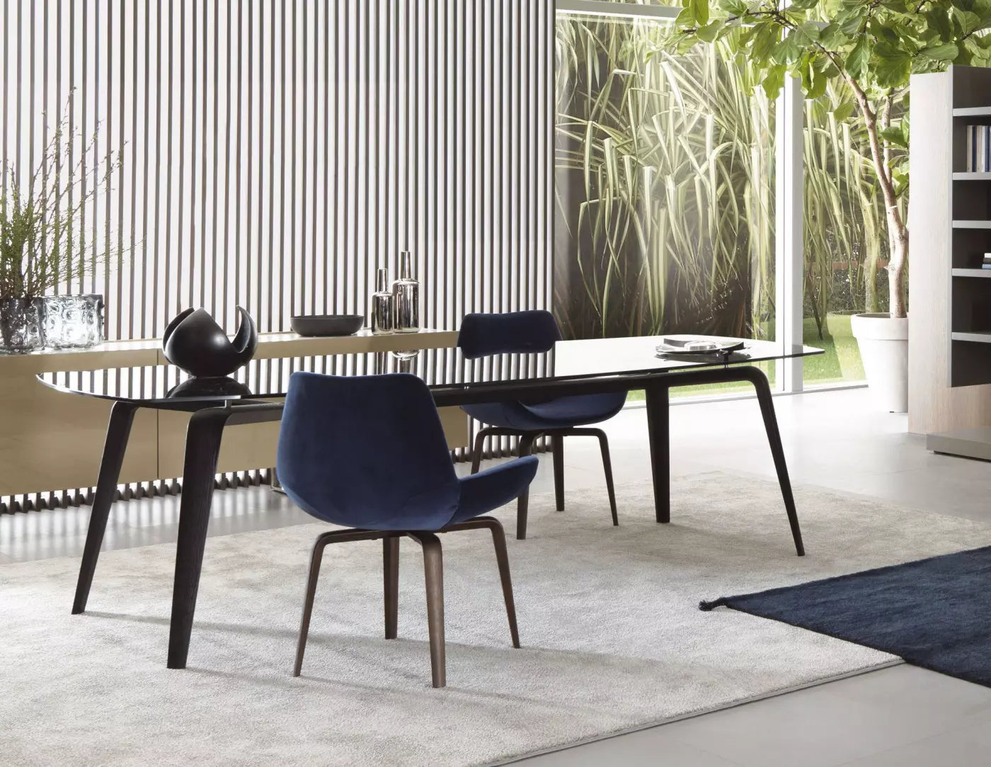 Table-Repas-Verre-Fume-Noir-Design