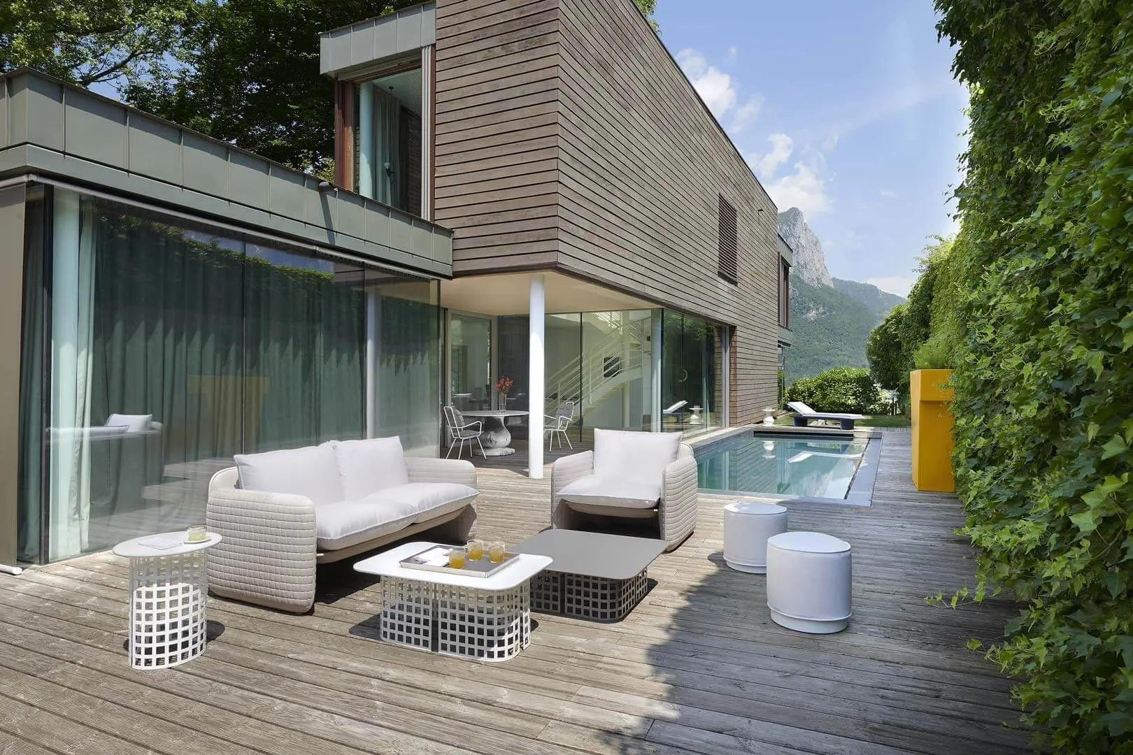 Table_cafe_Ronde_Exterieur_Pied_Metal