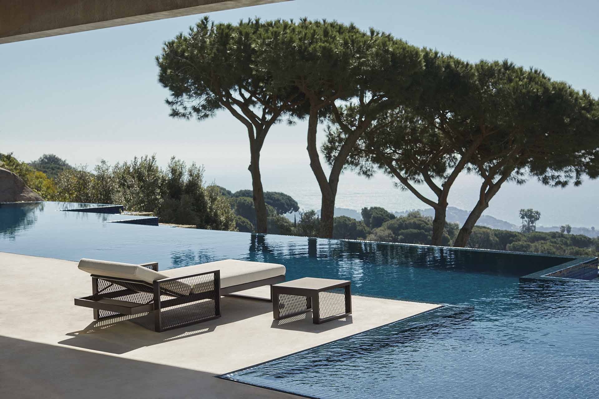 Bain de Soleil - The Factory