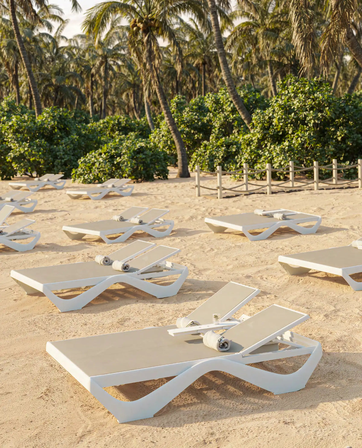 Bain de soleil double Love Vondom, design Eugeni Quitllet
