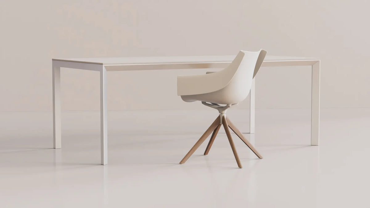 Chaises Manta Vondom autour d'une table, design Eugeni Quitllet