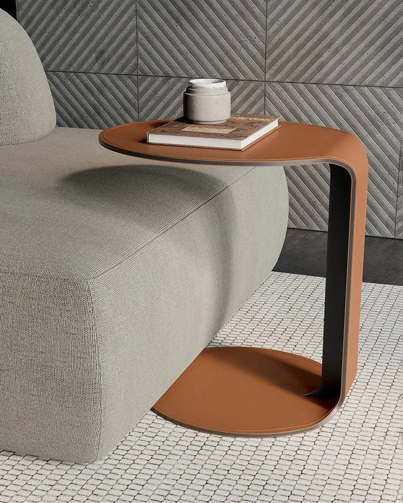 bout de canapé en cuir