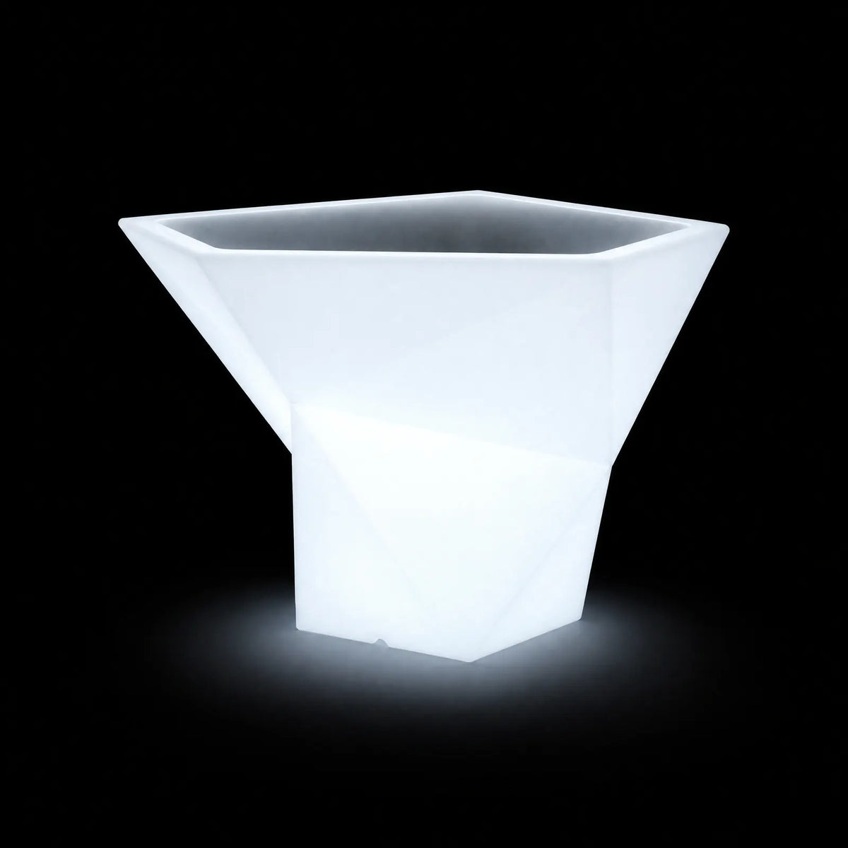 Pot - Faz 2 LED Vondom, éclairé de l'intérieur sur fond noir