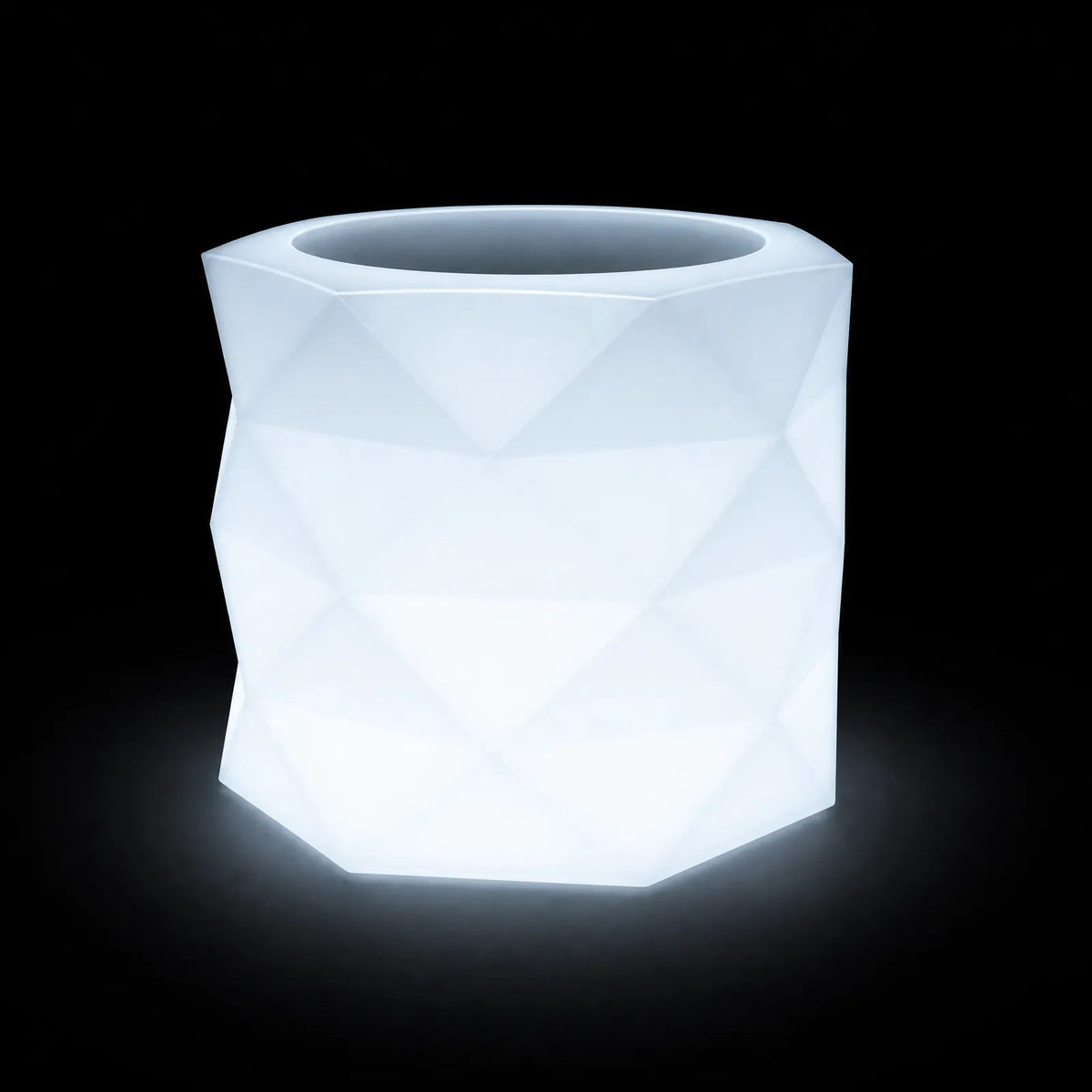 Pot - Marquis LED Vondom, éclairé de l'intérieur sur fond noir, taille Ø60x50 cm