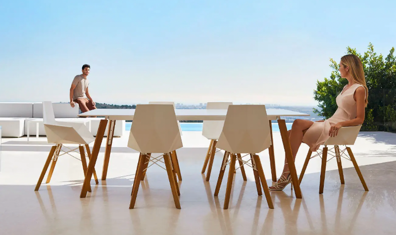 Table Design Blanche avec Pied en Bois Collection Faz Wood Vondom - 6