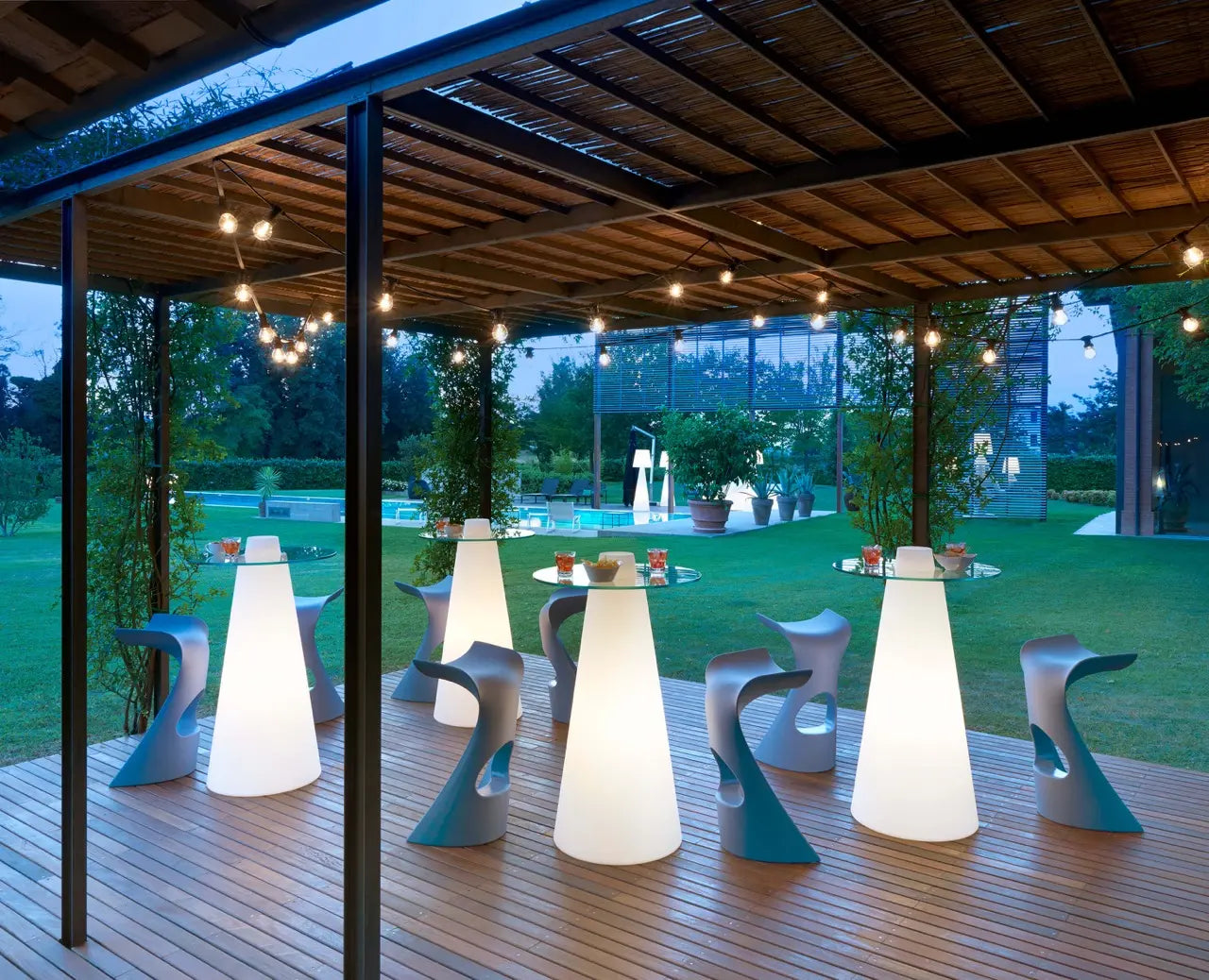 tabouret_bar_design_blanc_pas_cher_jardin