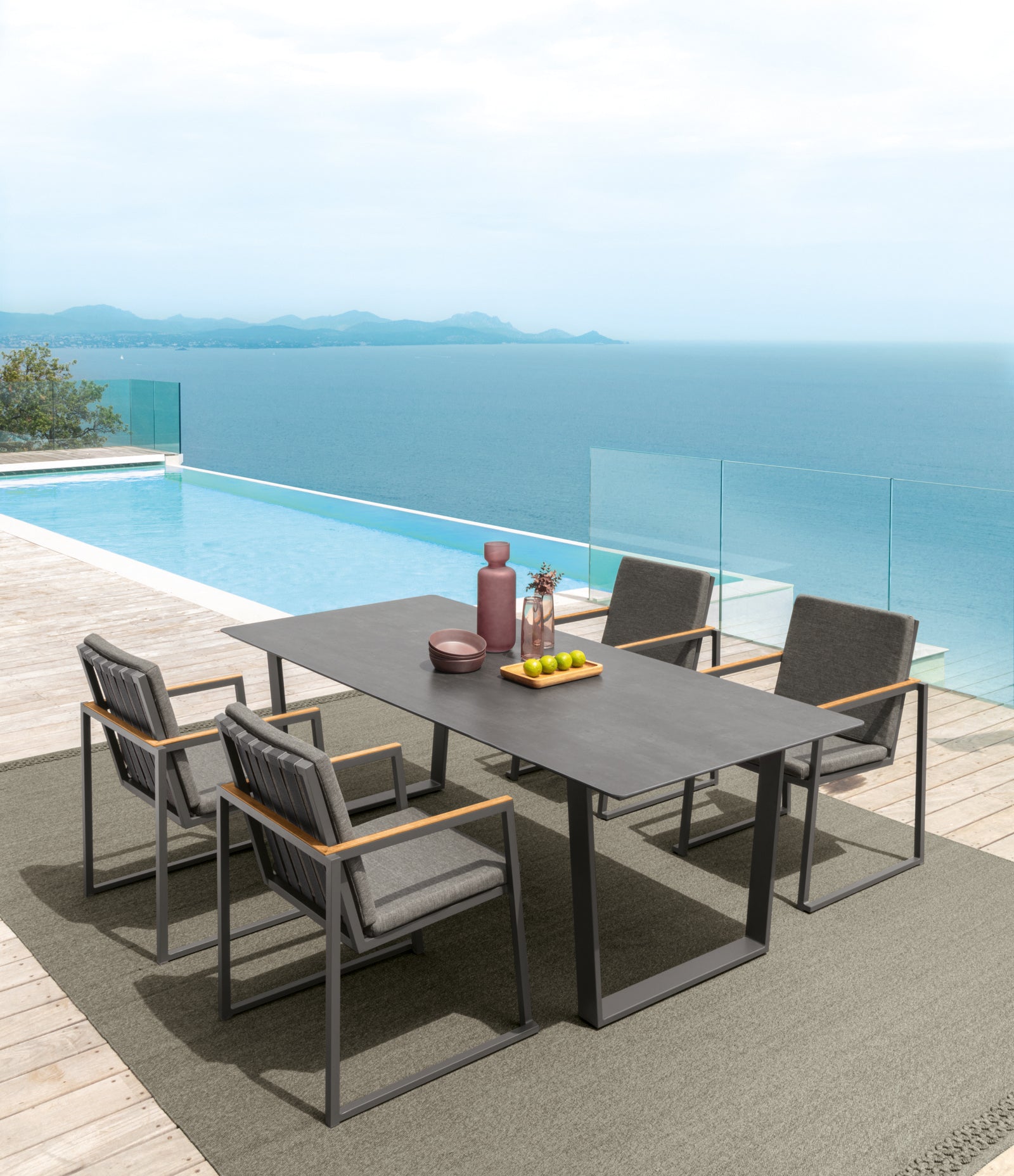 chaise_exterieur_deux_pied