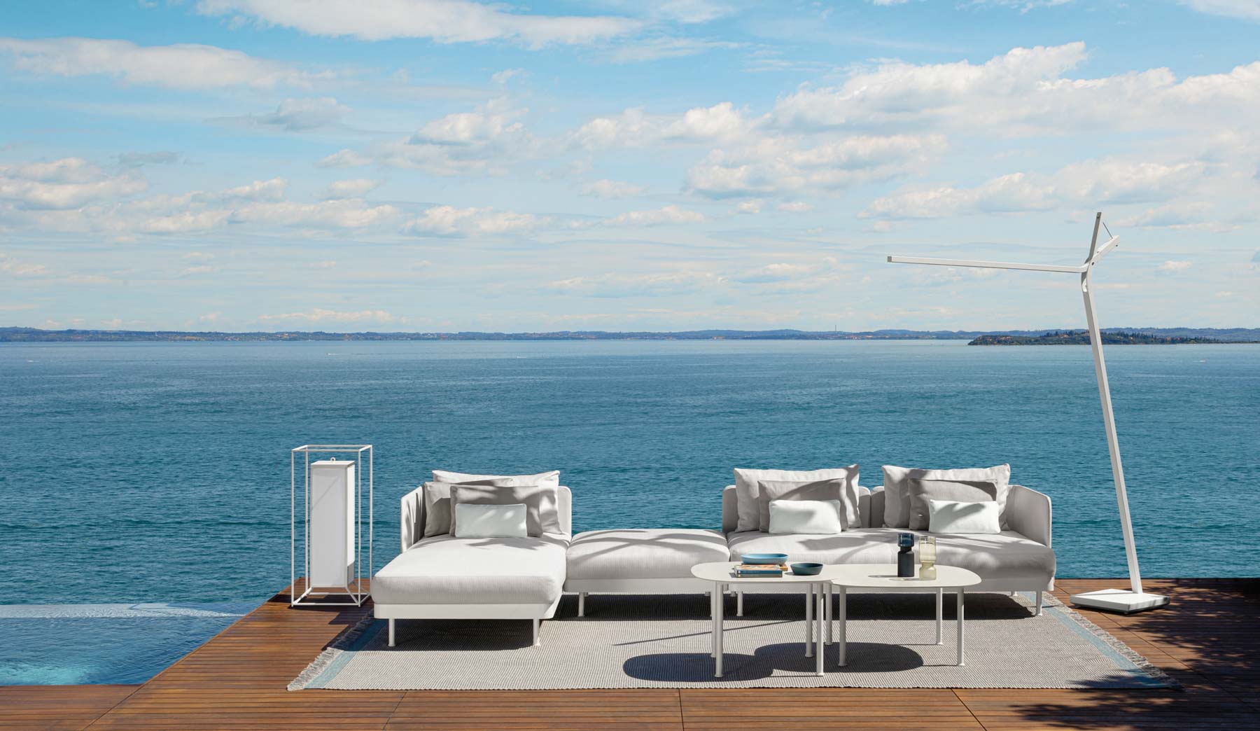 table_basse_bord_arrondi_jardin