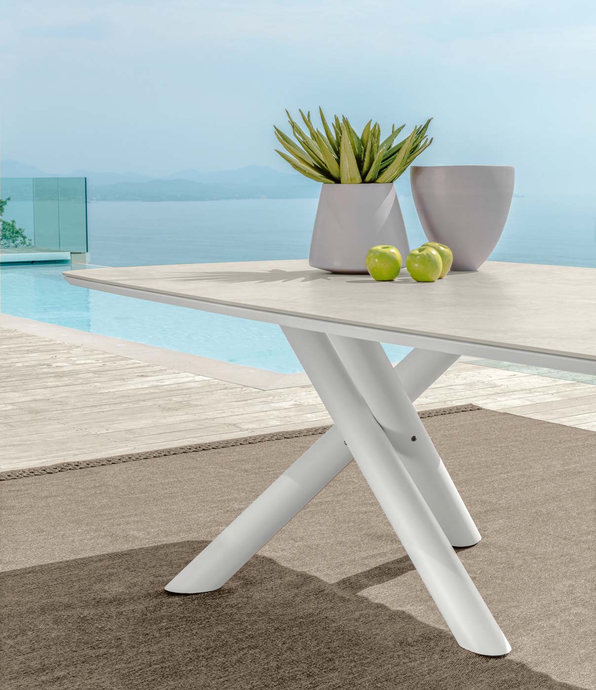 table_exterieur_alu_blanc