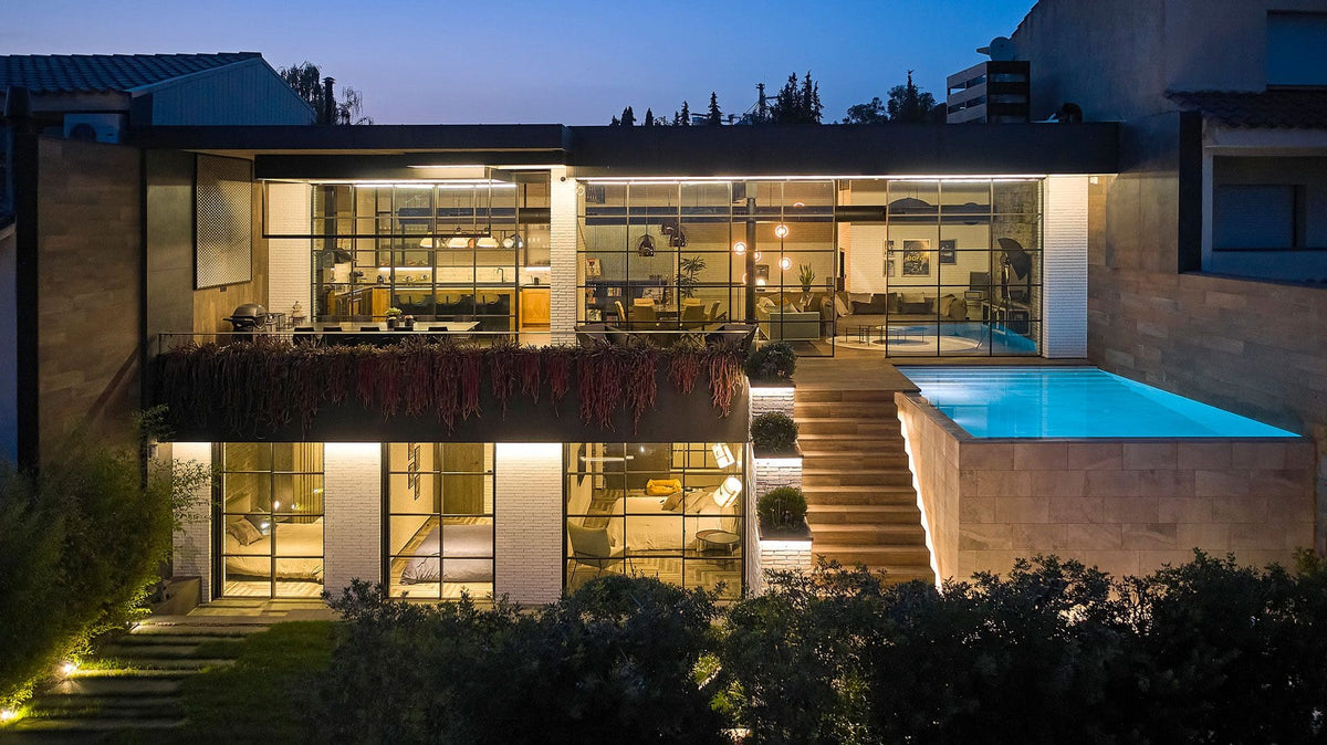Terrasse de la Casa MT à Montbui près de Barcelone avec le mobilier Faz de Vondom