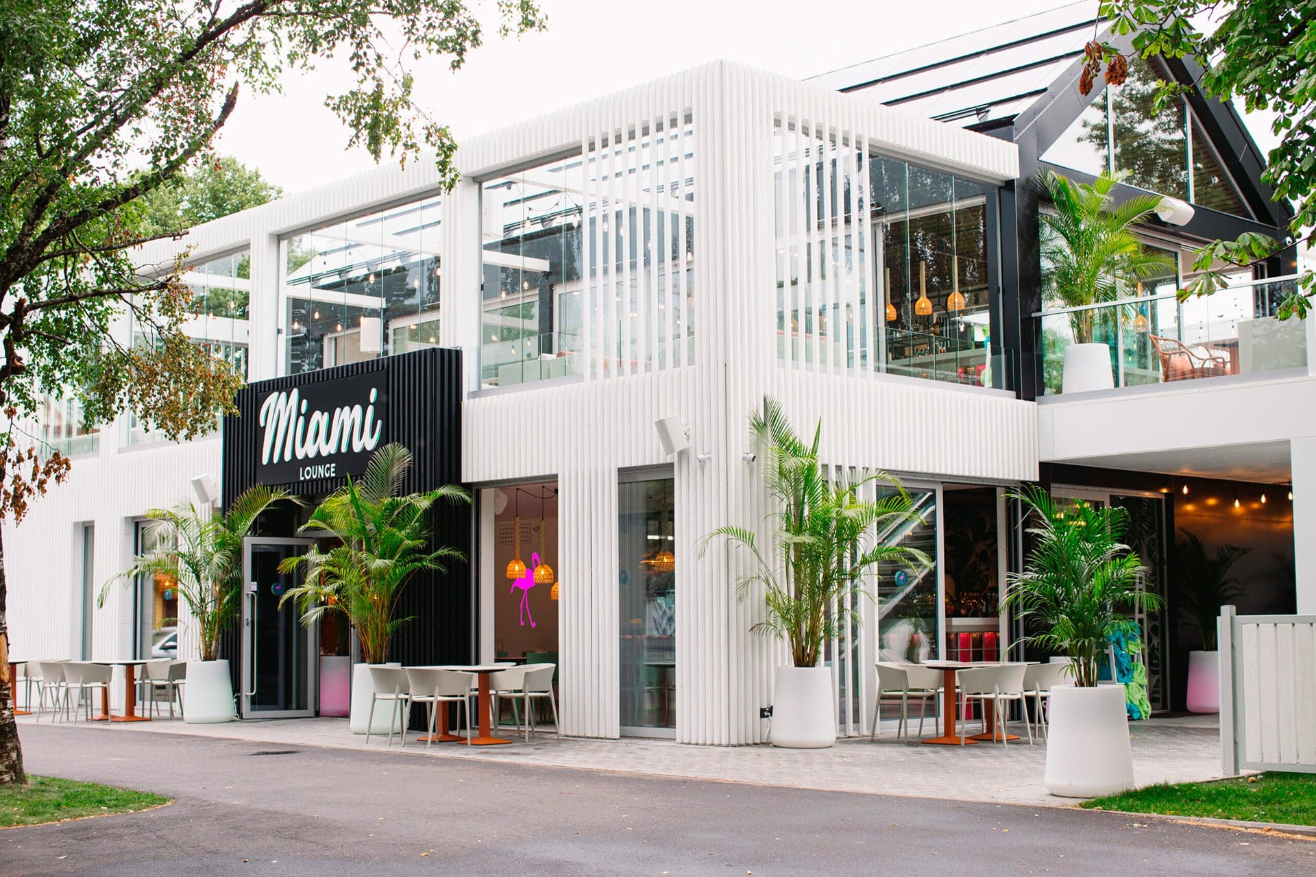 Miami Lounge Pärnu Estonie restaurant tropical mobilier Vondom