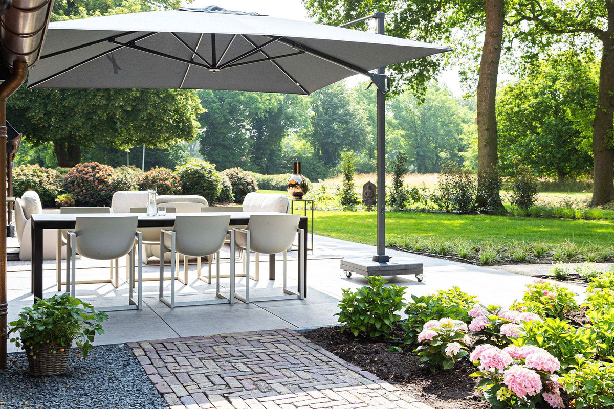 Résidence privée au bord de l'Overijsselse Vecht aux Pays-Bas avec mobilier Vondom