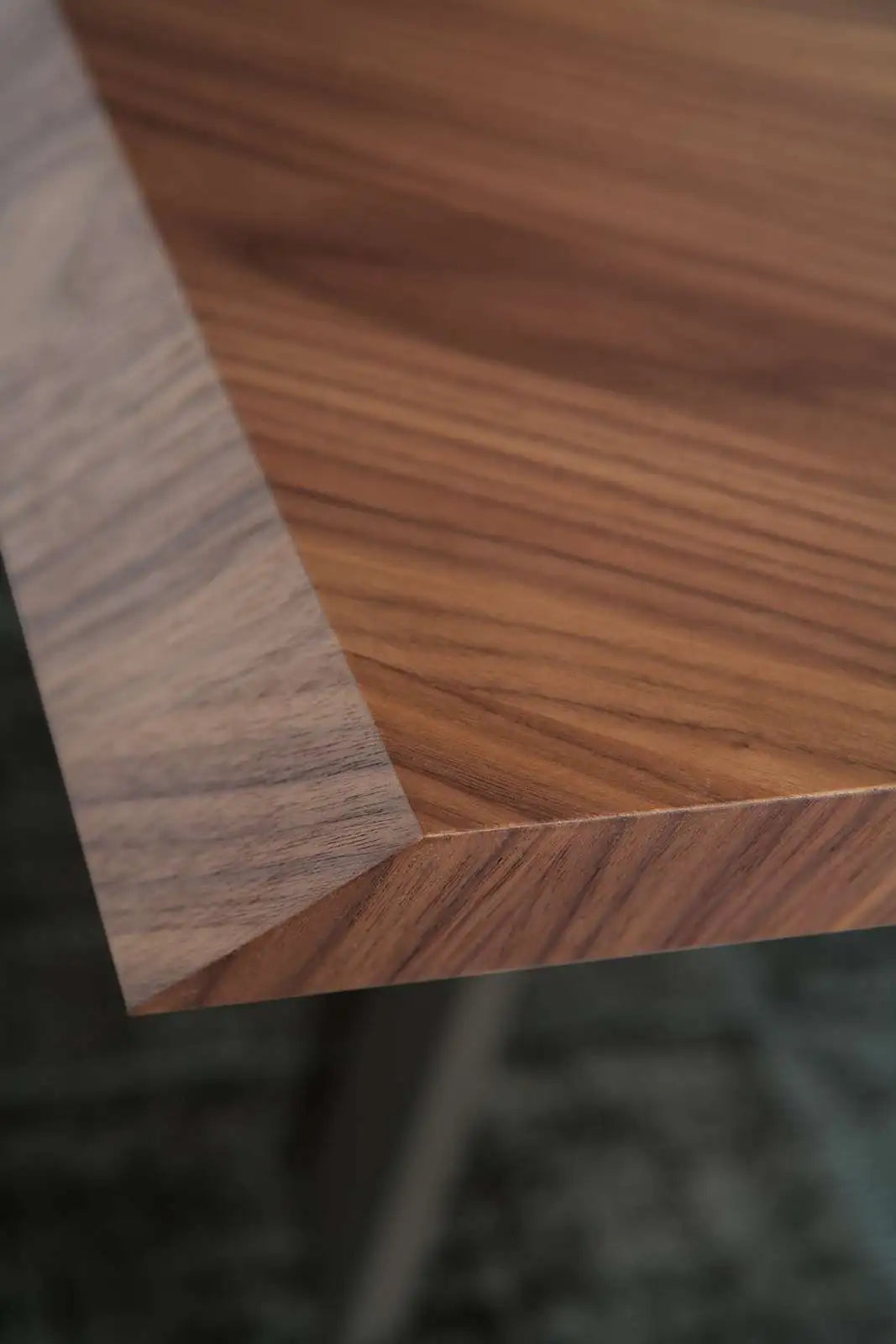 table ovale avec pied croisé métallique