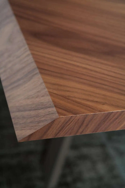 table ovale avec pied croisé métallique