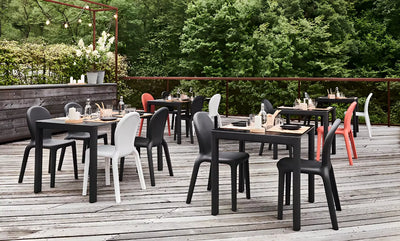 Chaise_exterieur_Noir_Plastique