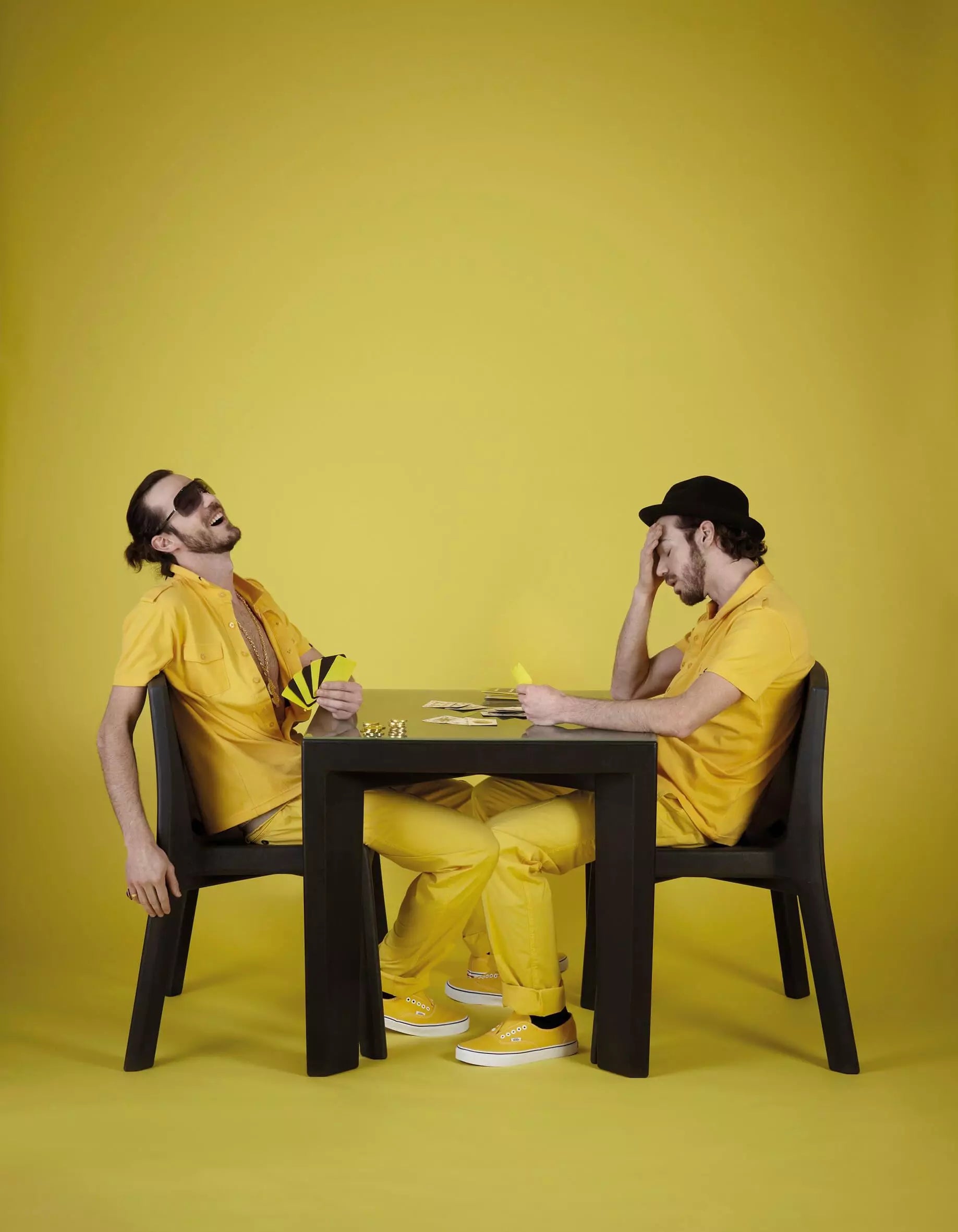 Petite_Table_Carre_Plastique_italienne