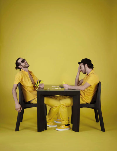 Petite_Table_Carre_Plastique_italienne