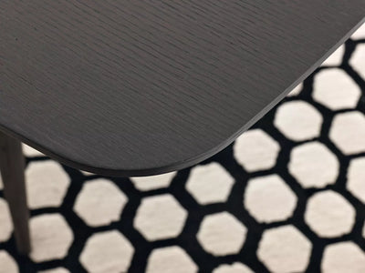 Table-Repas-Marbre-Noir-detail