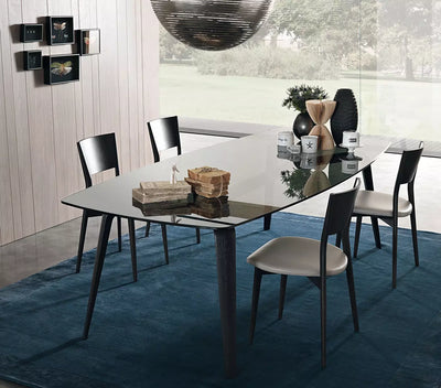 Table-Repas-Verre-Fume-Noir-Design-interieur-italien