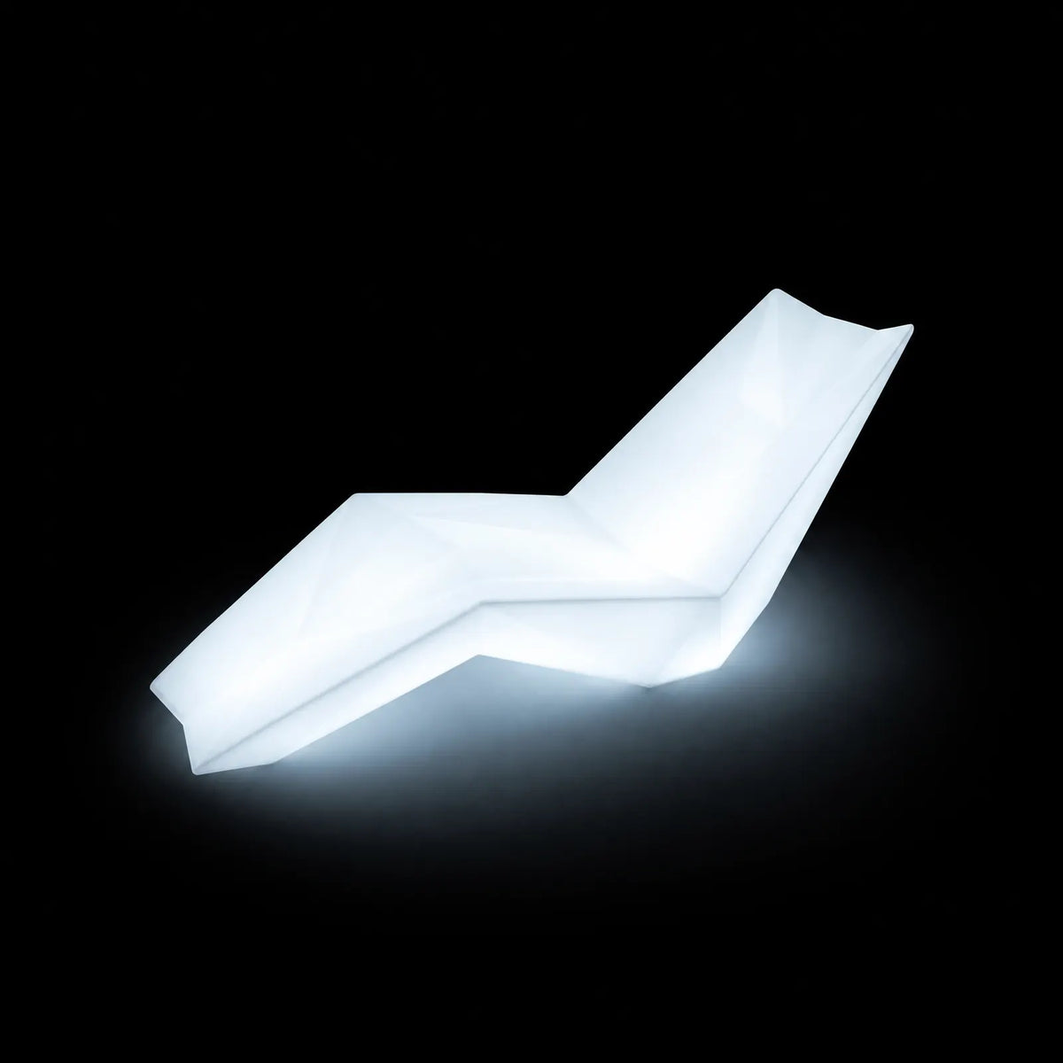 Bain de Soleil Faz II LED Vondom, éclairé de l'intérieur sur fond noir