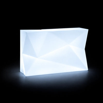 Bar FAZ Module Central LED Vondom, éclairé de l'intérieur sur fond noir