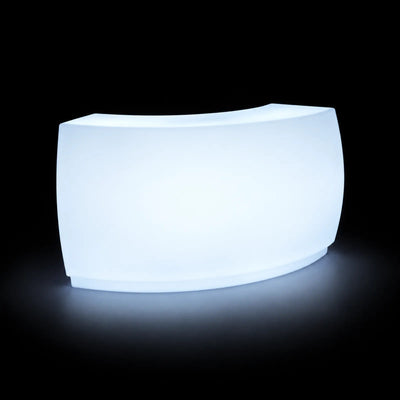 Bar Fiesta Module Incurvé LED Vondom, éclairé de l'intérieur sur fond noir