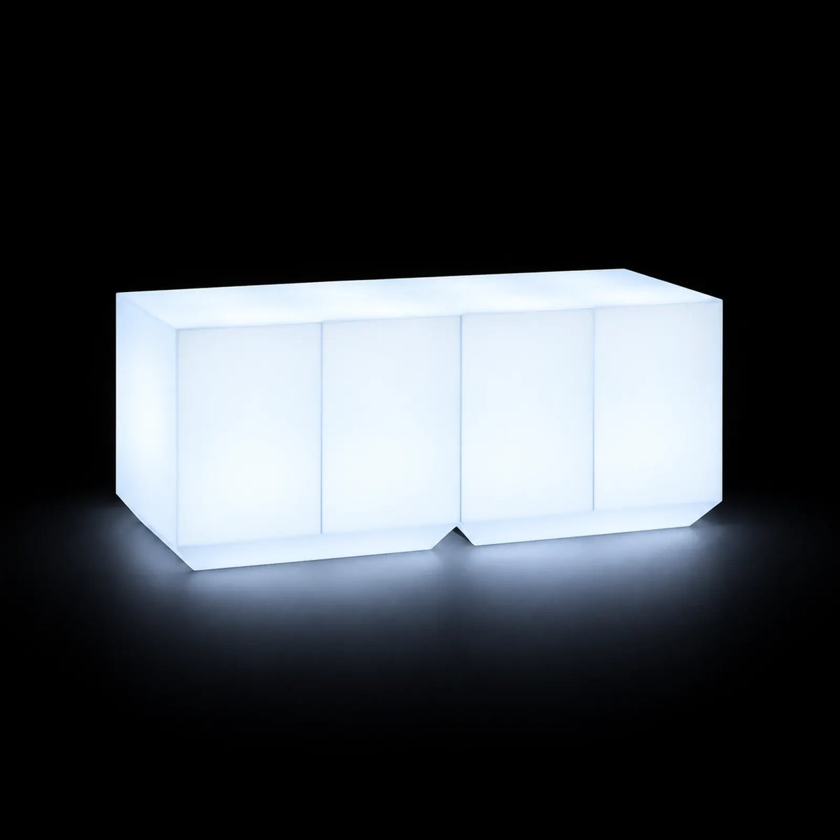 Bar Vela Module Catering LED Vondom, éclairé de l'intérieur sur fond noir