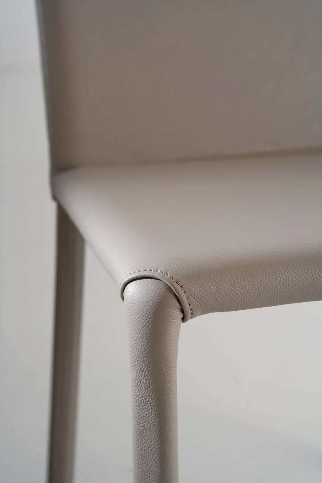 chaise salle à manger design cuir 