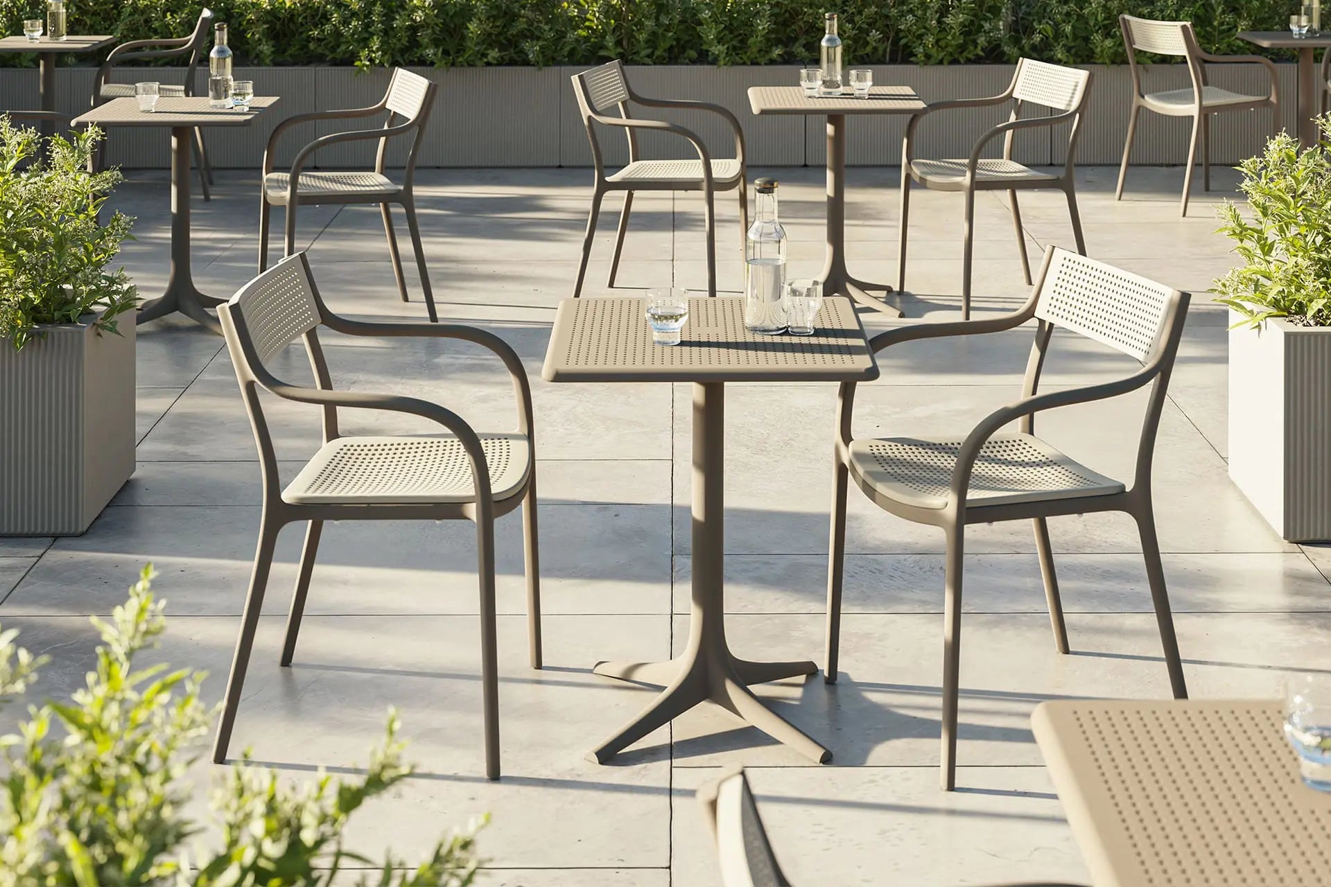 Chaise de Jardin à Trou - Collection Madison Vondom - 2