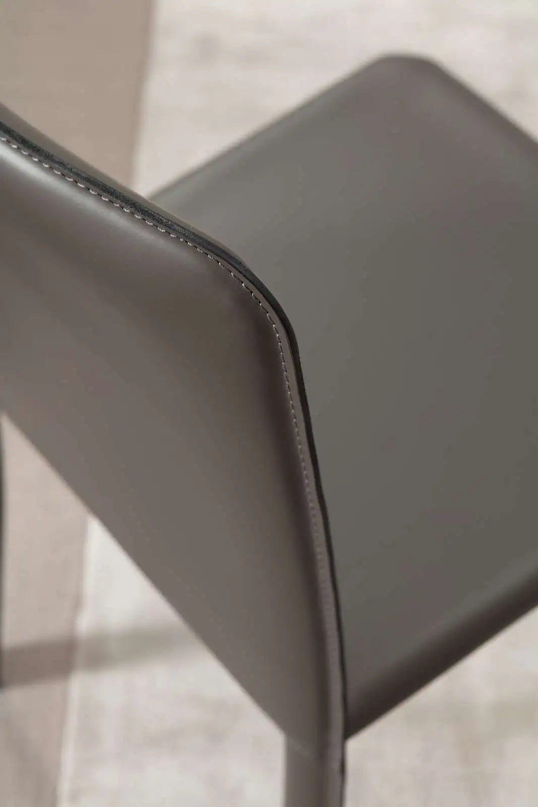 chaise salle à manger design cuir 