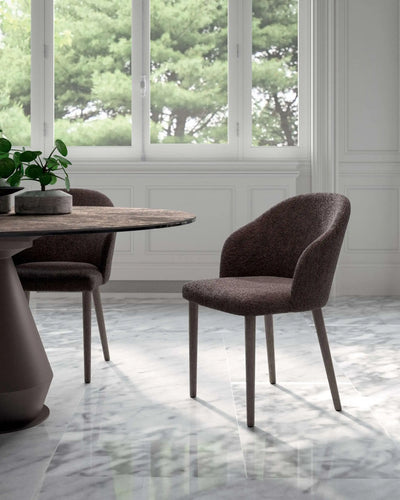 chaise bois et tissu bleu 