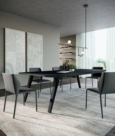 table en bois noir rectangulaire