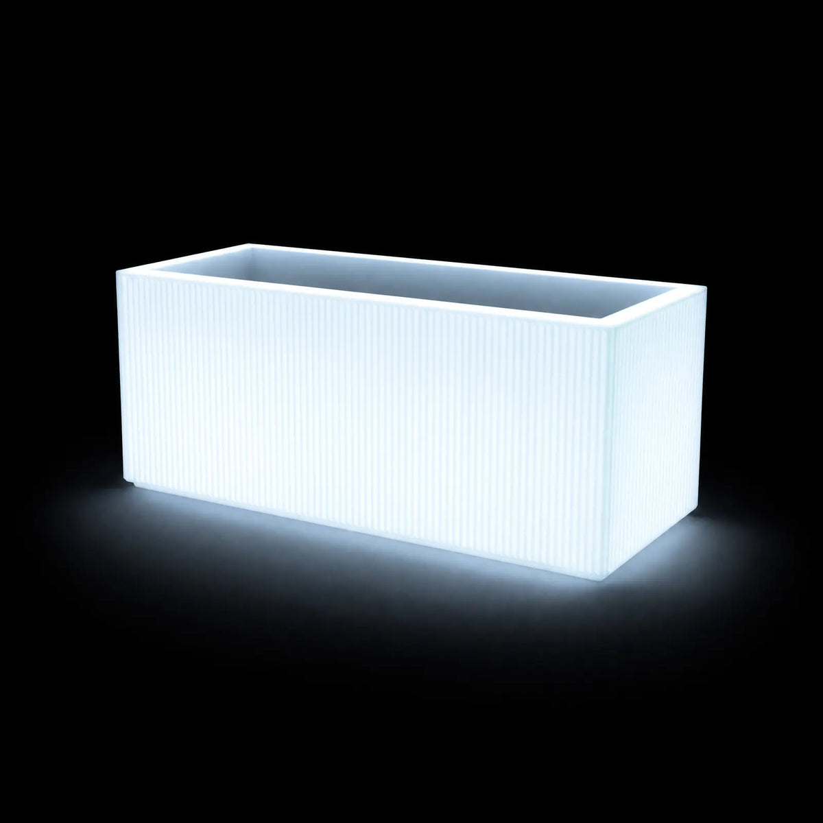 Jardinière - Gatsby basse LED Vondom, éclairé de l'intérieur sur fond noir, taille 120x50x50 cm