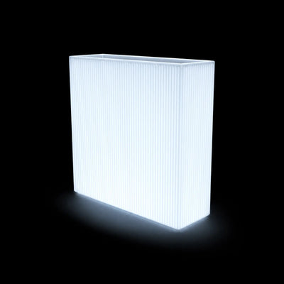 Jardinière - Gatsby Wall LED Vondom, éclairé de l'intérieur sur fond noir, taille 80x25x80 cm
