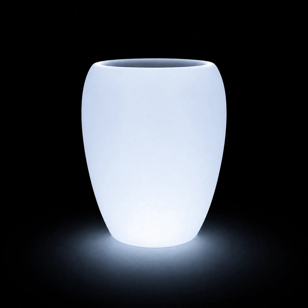 Pot - Blow LED Vondom, éclairé de l'intérieur sur fond noir, taille 100x100x120 cm