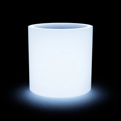 Pot - Cilindro LED Vondom, éclairé de l'intérieur sur fond noir
