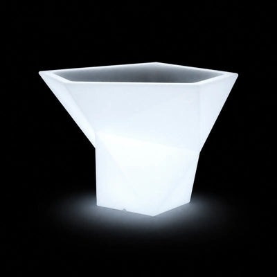 Pot - Faz 2 LED Vondom, éclairé de l'intérieur sur fond noir