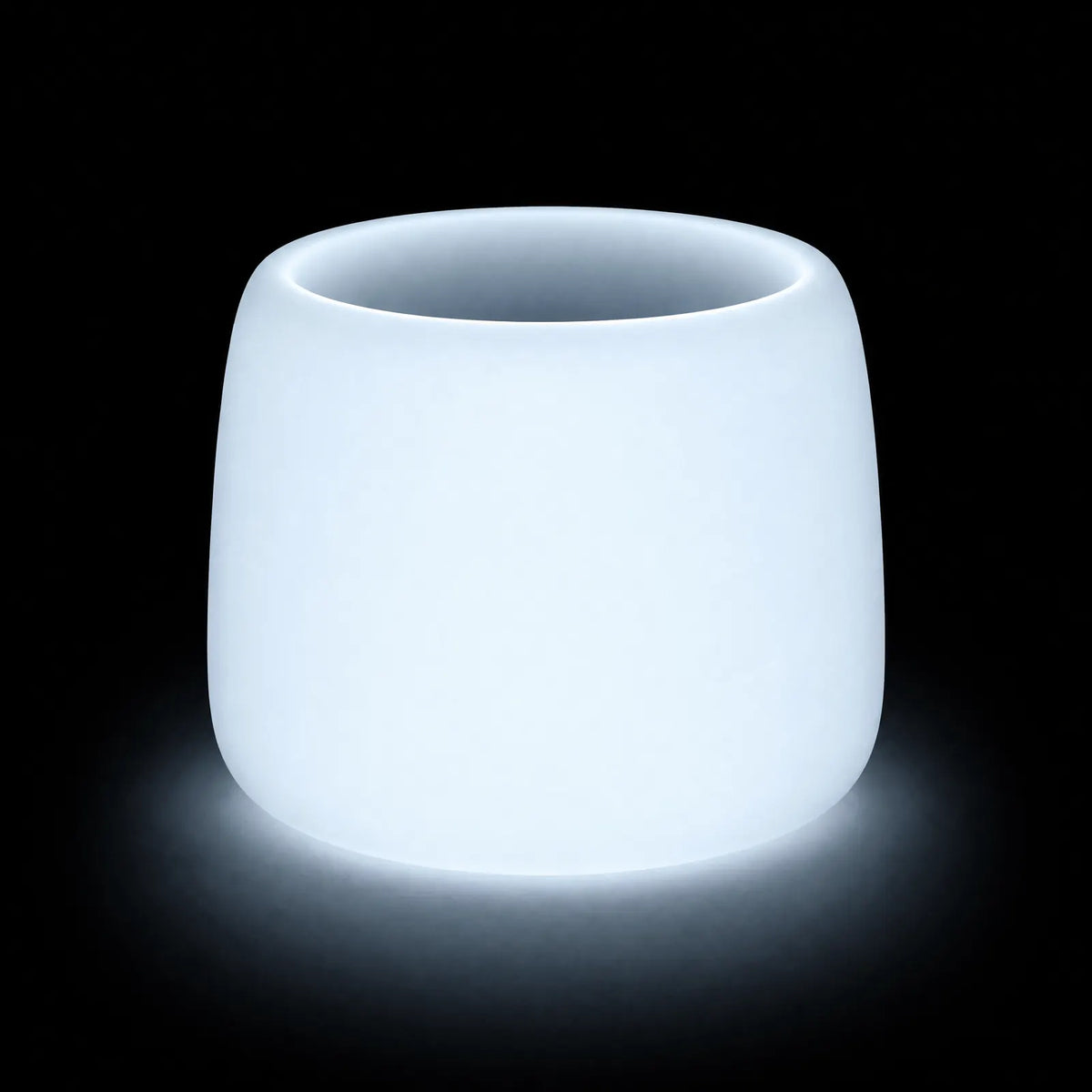 Pot - Organic Rond LED Vondom, éclairé de l'intérieur sur fond noir