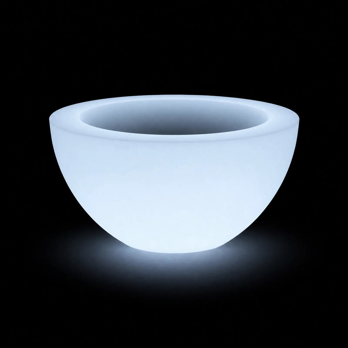 Pot - Sfera LED Vondom, éclairé de l'intérieur sur fond noir