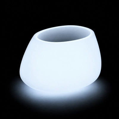 Pot - Stone LED Vondom, éclairé de l'intérieur sur fond noir, taille 80x65x40 cm