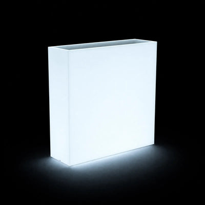 Pot - Wall LED Vondom, éclairé de l'intérieur sur fond noir, taille 80x25x80 cm