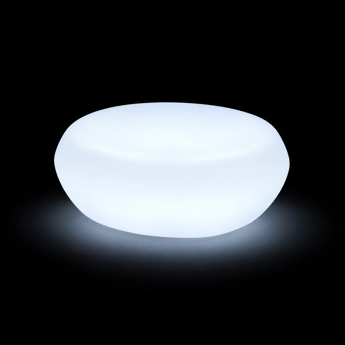 Pouf Noma II LED Vondom, éclairé de l'intérieur sur fond noir