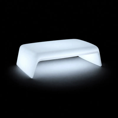 Table Basse - Blow LED Vondom, éclairé de l'intérieur sur fond noir