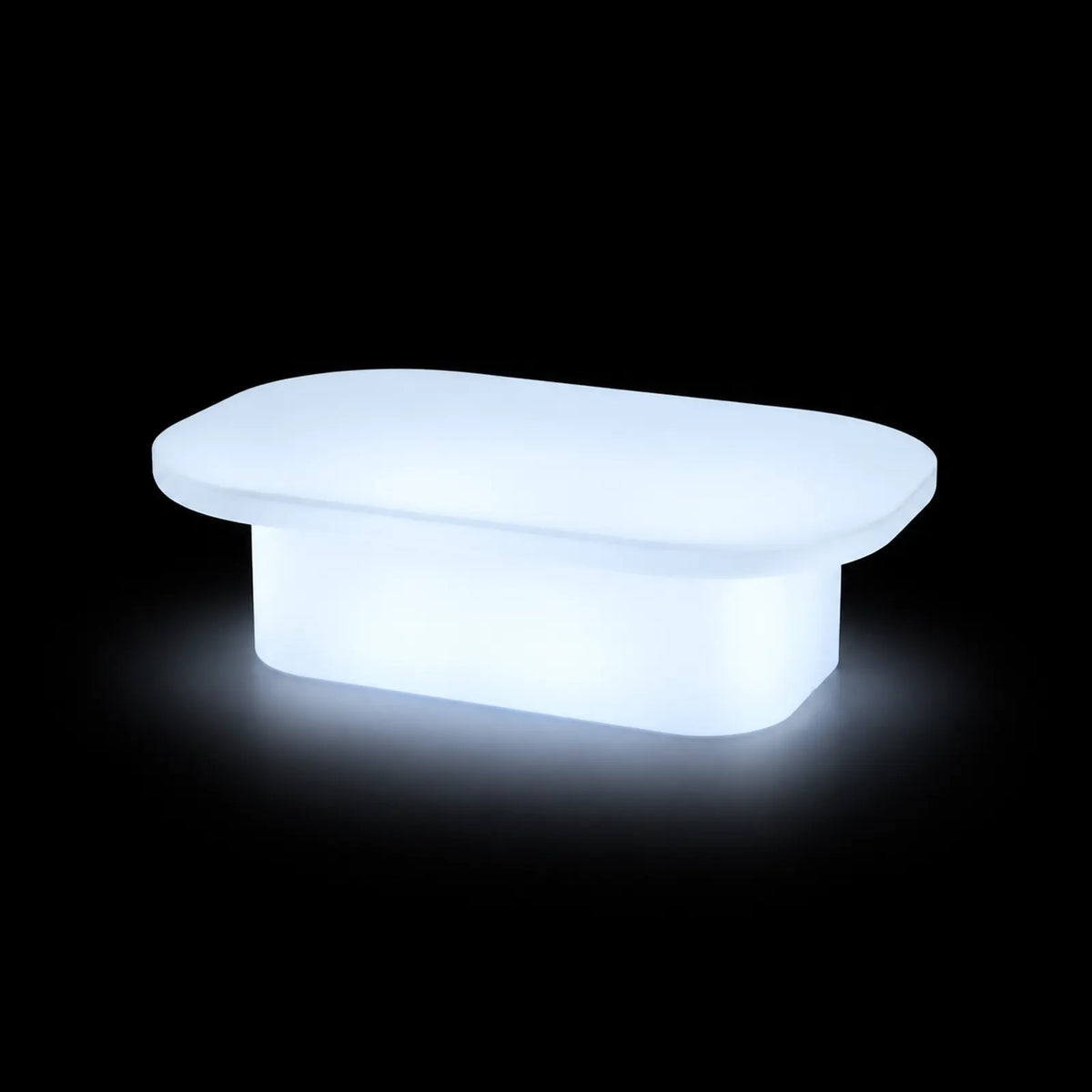 Table Basse Luna LED Vondom, éclairé de l'intérieur sur fond noir