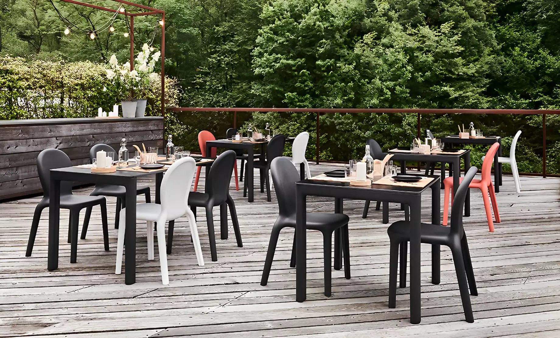 table-carree-en-plastique