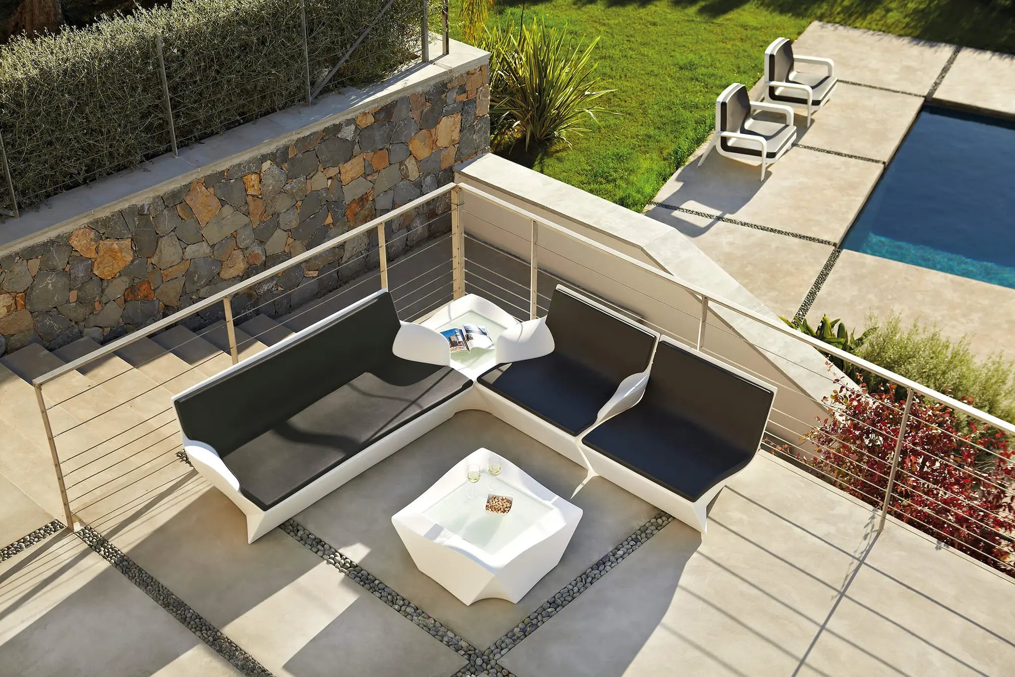 table_appoint_jardin_beige