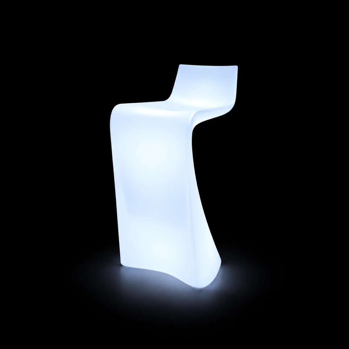 Tabouret de Bar Wing LED Vondom, éclairé de l'intérieur sur fond noir